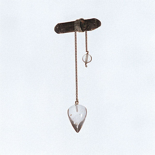Bergkristall-Pendel mit Panzerkette – Klarheit, die auf den Punkt schwingt Berk