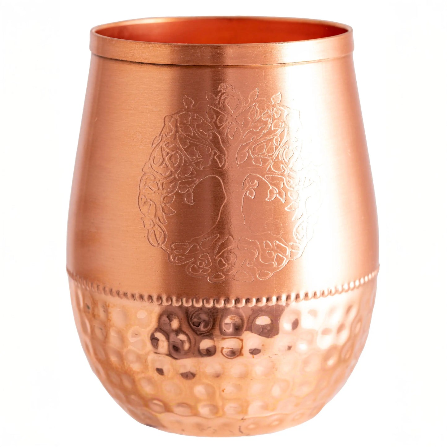Kupfertrinkbecher mit eingraviertem Baum des Lebens Motiv, glattem oberen Rand und gehämmerter unterer Hälfte