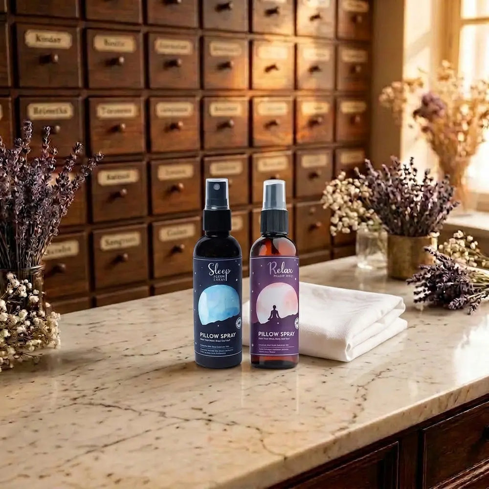 Kissensprays Sleep und Relax von Song of India bei Spirit of Gaia – Braunglas mit Pumpzerstäuber
