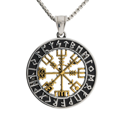 Vegvisir Anhänger mit Runenring und Edelstahlkette, freigestellt auf weißem Grund