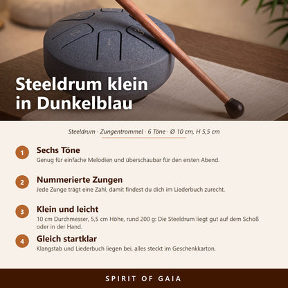 Übersicht zur kleinen dunkelblauen Steeldrum: sechs Töne, Maße, Zubehör und Klangstab