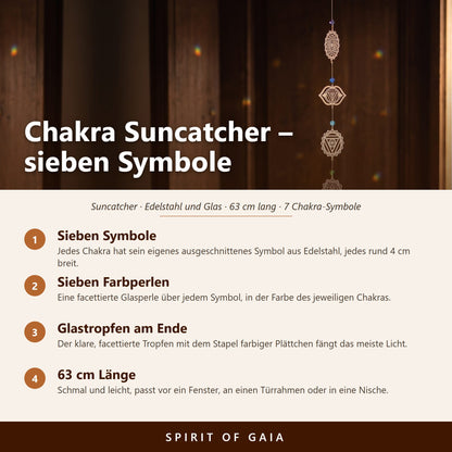 Übersicht zum Chakra Suncatcher: sieben Chakra-Symbole aus Edelstahl, Farbperlen, Glastropfen, 63 cm lang