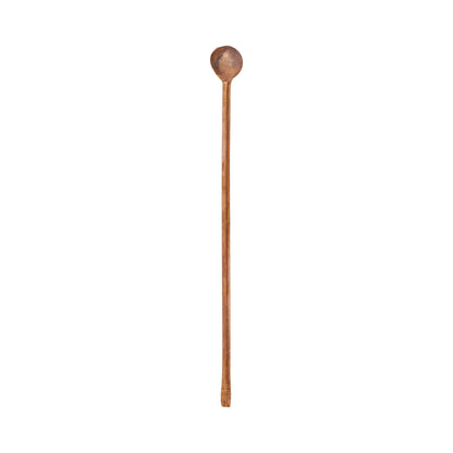 Geschmiedeter Kupferlöffel mit runder Laffe und langem Stiel für Räucherwerk – Freisteller auf weissem Grund