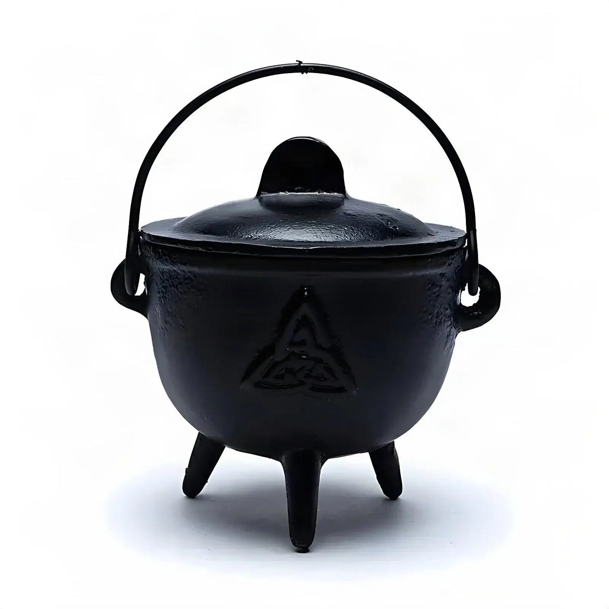 Cauldron (Hexenkessel) Triquetrasymbol, freigestellt auf Weiß