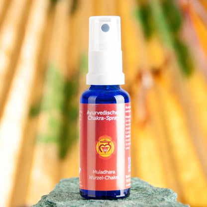 Ayurvedisches Chakra-Spray Muladhara (Wurzel-Chakra), 30-ml-Sprühflasche aus blauem Glas, Herstellerfoto