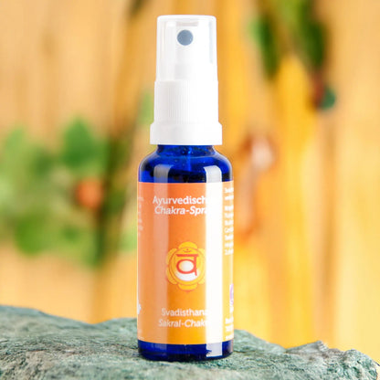 Ayurvedisches Chakra-Spray Svadisthana (Sakral-Chakra), 30-ml-Sprühflasche aus blauem Glas, Herstellerfoto