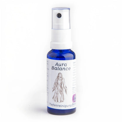 Energiespray Tiefenreinigung (Aura Balance), 30-ml-Sprühflasche aus blauem Glas, freigestellt auf Weiß
