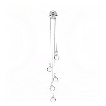 Engel Suncatcher mit fünf Ketten und fünf Glaskugeln, freigestellt auf weißem Grund