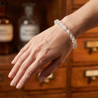 Bergkristall Armband am Handgelenk getragen – natürliche Trageansicht