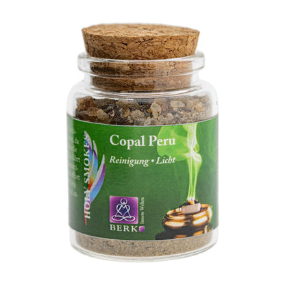 Copal Peru, reines Räucherharz von Berk, 60 ml im Korkglas: Korkglas mit grünem Etikett, freigestellt auf Weiß