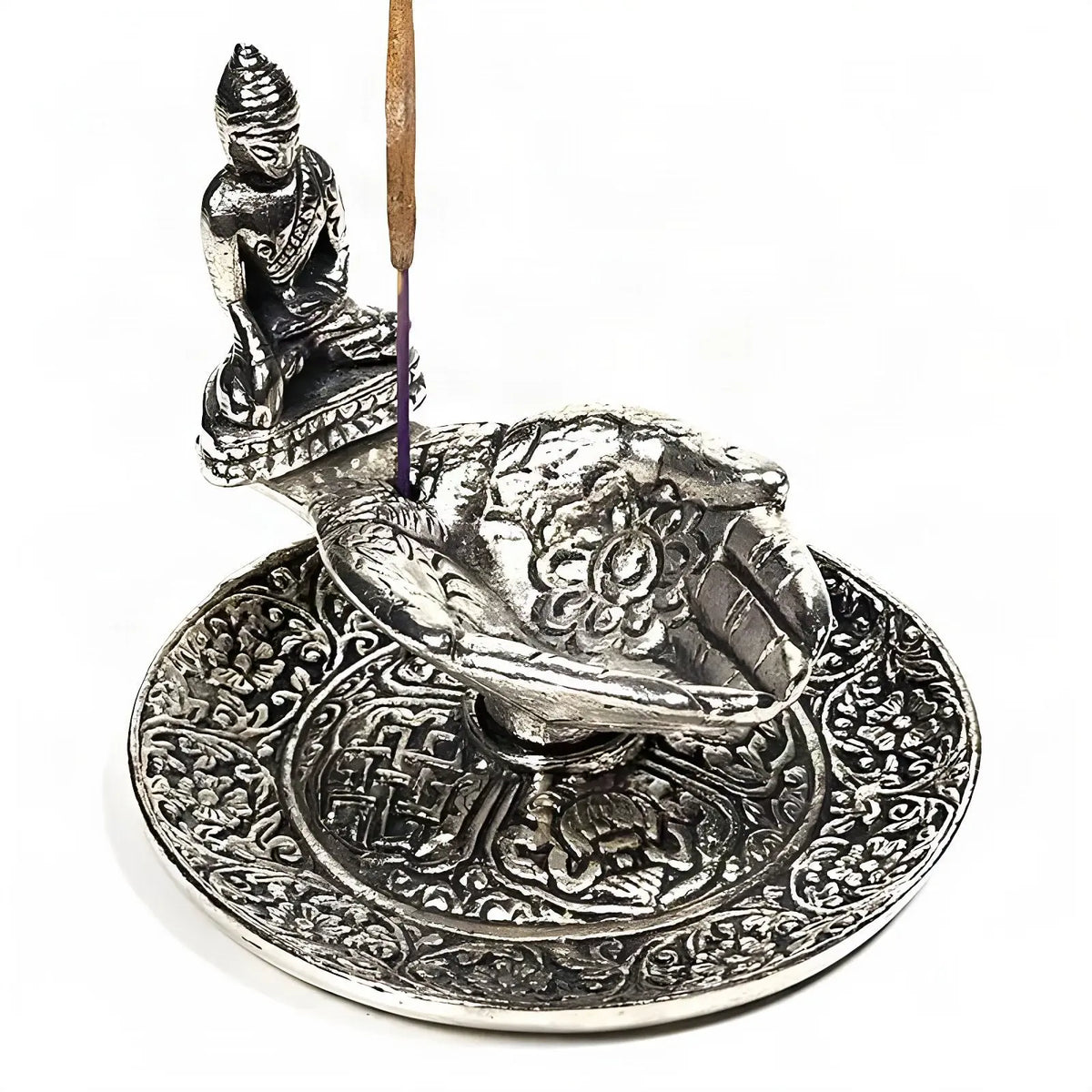 Räucherstäbchenhalter Hände mit Buddha, freigestellt auf Weiß