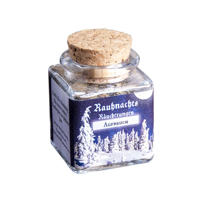 Aufbruch, Rauhnachts-Räucherung von Berk, 50 ml im Korkglas: Korkglas mit blauem Winteretikett, freigestellt auf Weiß