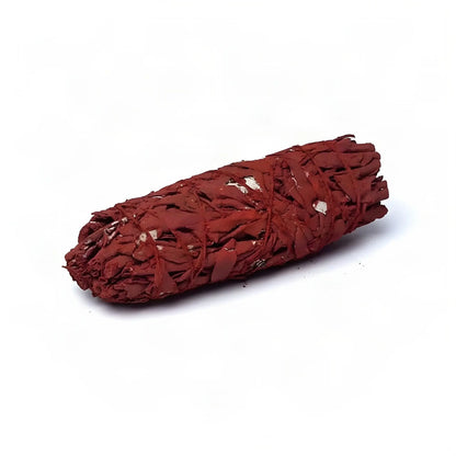 Salbeibündel mit Drachenblut freigestellt auf weißem Hintergrund mit weichem Schatten