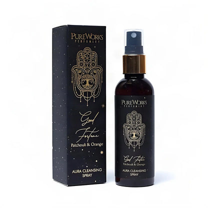 Aura-Spray Good Fortune (Patchouli & Orange), Sprühflasche und Schachtel, freigestellt auf Weiß