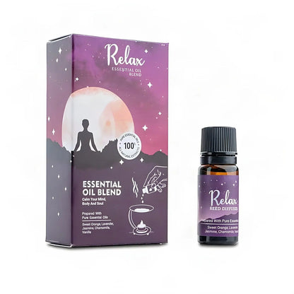 Ätherische Ölmischung Relax, Fläschchen und Schachtel, freigestellt auf Weiß