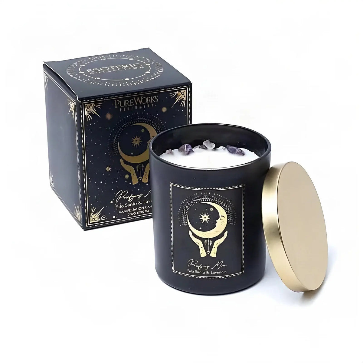 Manifestationskerze Purifying Moon mit Amethyst (Palo Santo & Lavendel), Kerze und Schachtel, freigestellt auf Weiß